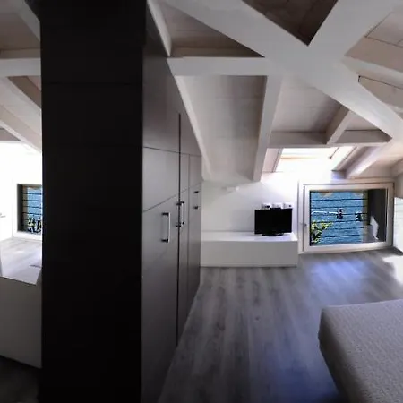 Bed & Breakfast Iseo - &