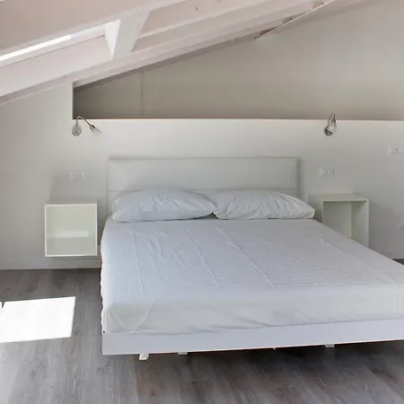 Iseo - & Bed & Breakfast Castro (Lombardy)