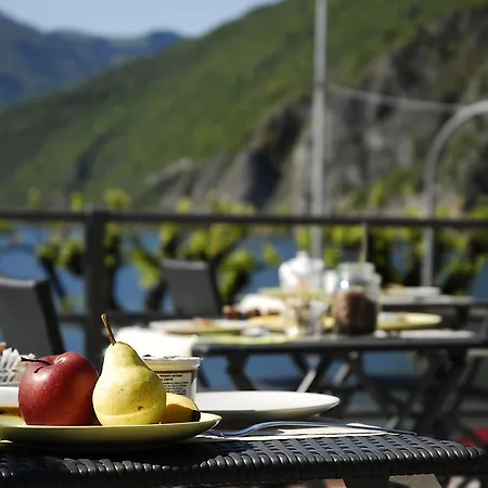 Iseo - & 3* Castro (Lombardy)